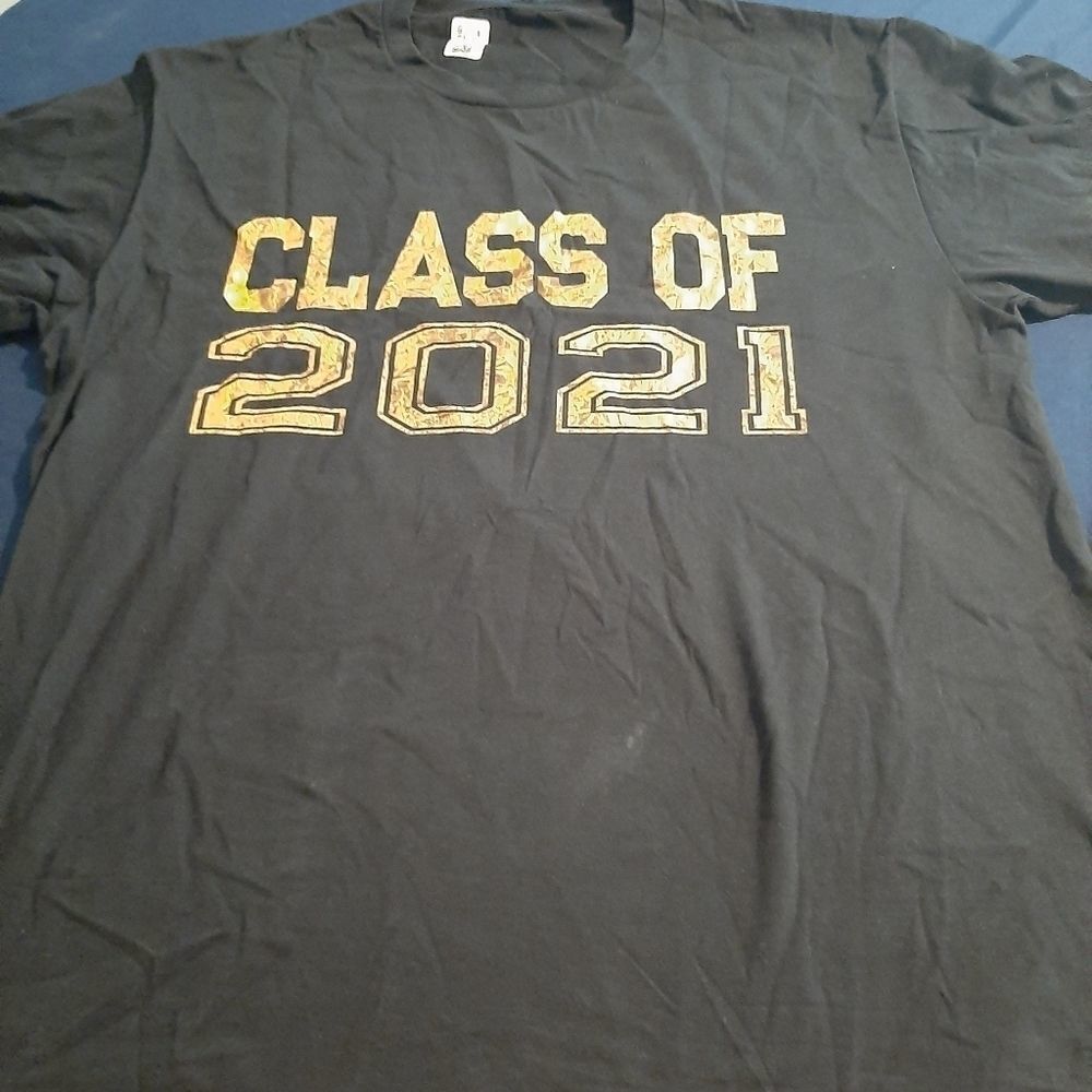 New Men's Large CLASS OF 2021 T-Shirt